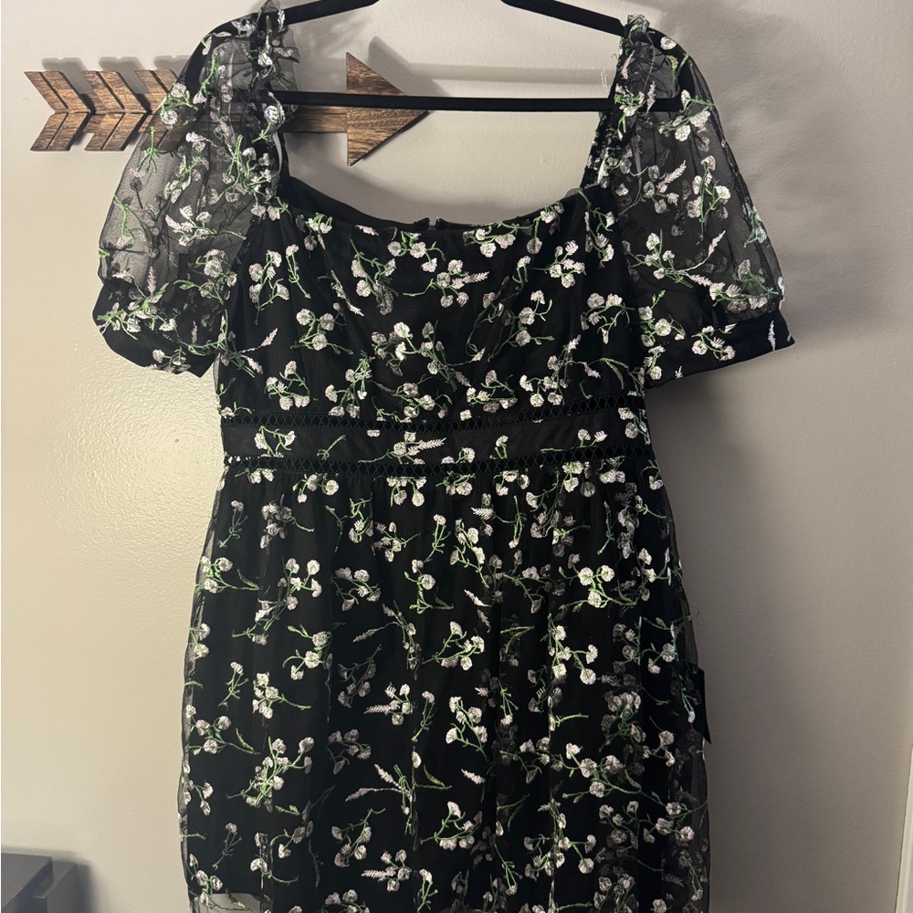 Lulu’s Floral Black Dress with Sheer Sleeves XL NWT
